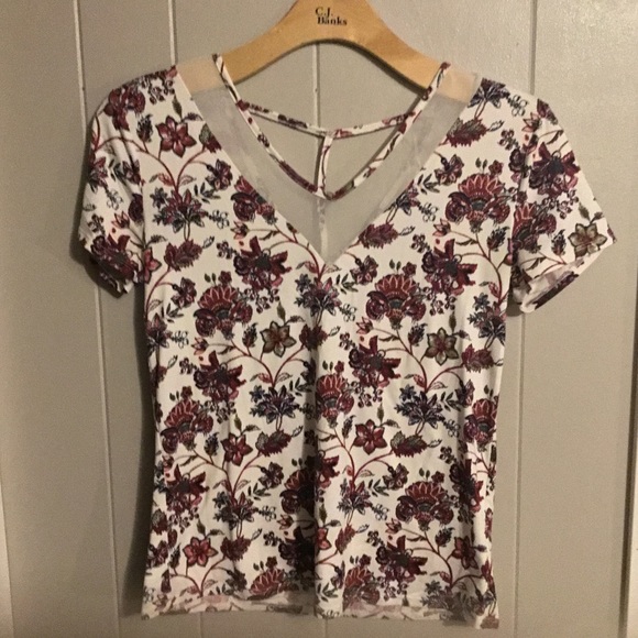 👚(bundle 4 items w/👚for $16) Pullover shirt by Daytrip - Picture 2 of 8